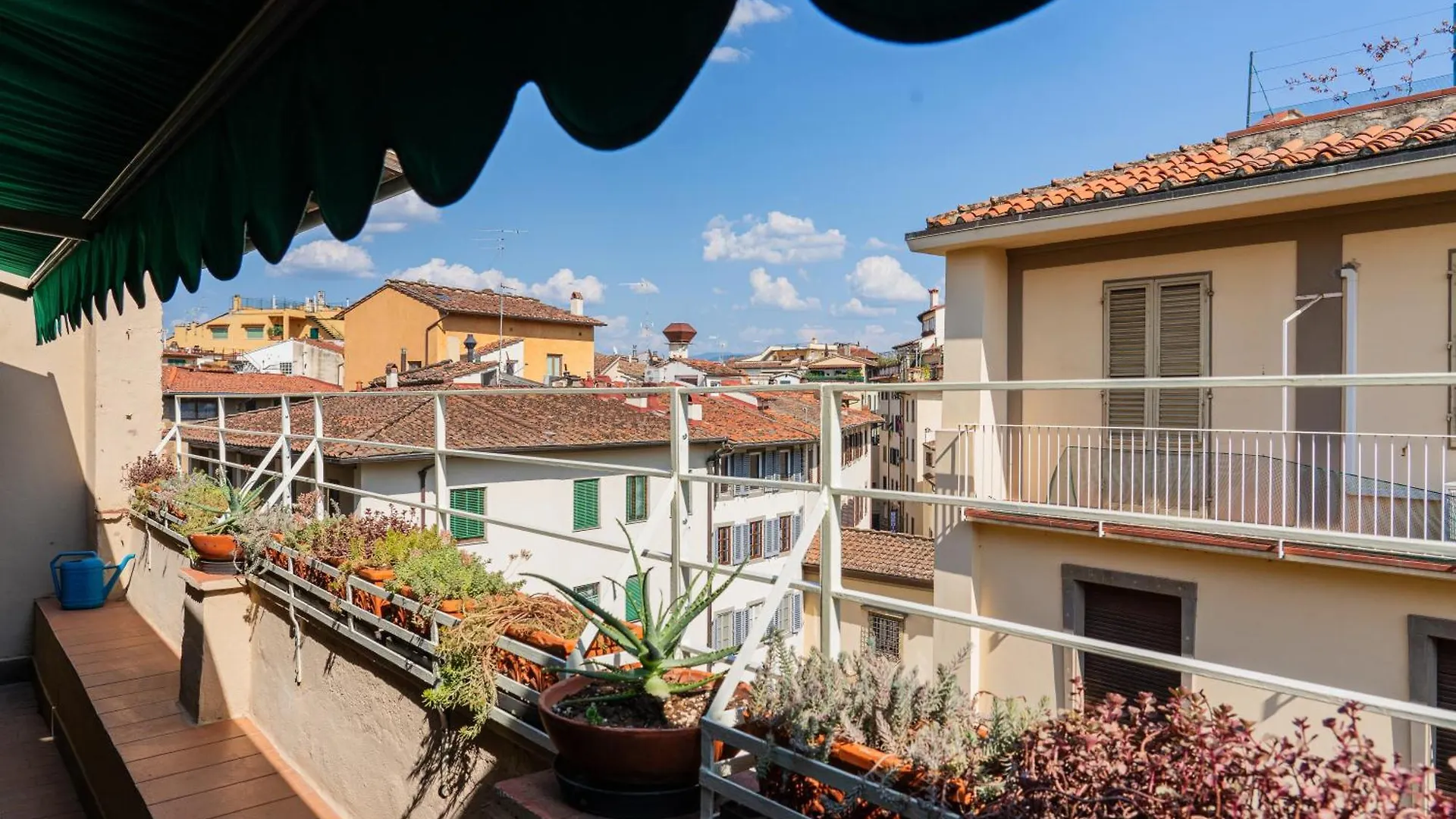 Friendly & Small 1-Br Apt With Beautiful Terrace Флоренция 0*,  Италия